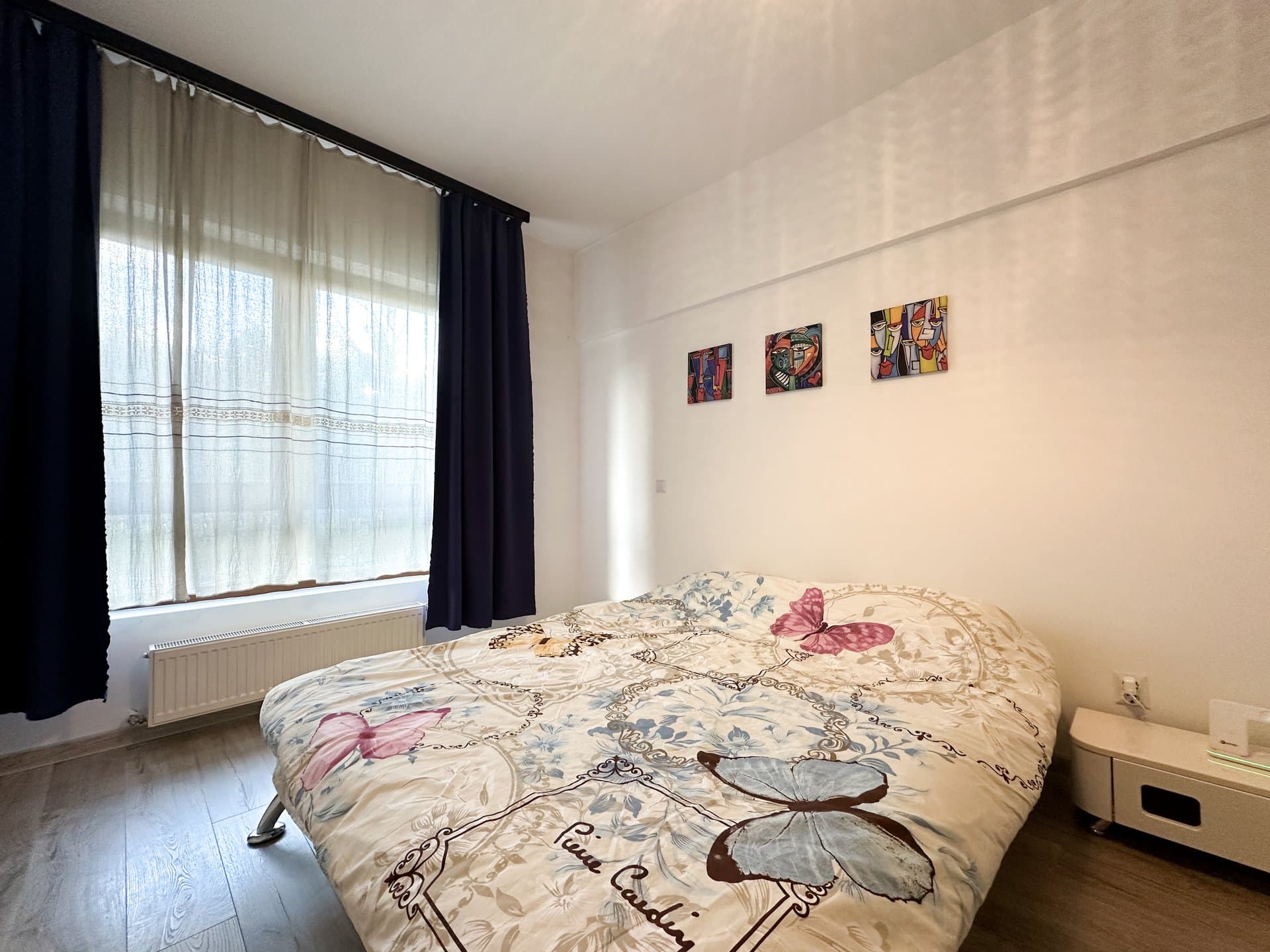 2 camere + boxa + parcare + acces piscina