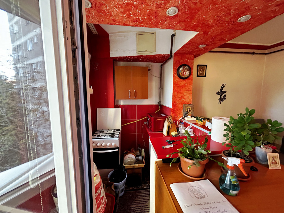 20mp, fara risc seismic, bloc reabilitat, teava gaza in casa, mobilata