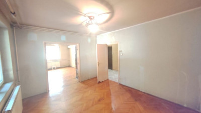 Sos.Giurgiului, Apartament 2 camere curte si boxa in proprietate