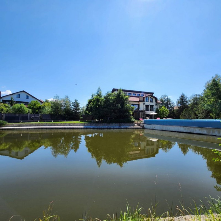 Vila Corbeanca cu deschidere la lac, piscina si helesteu