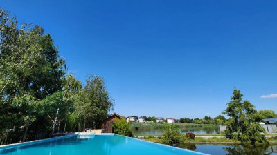 Vila Corbeanca cu deschidere la lac, piscina si helesteu