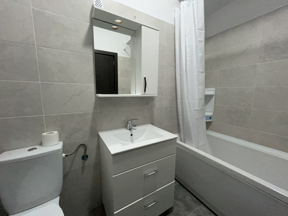 Apartament mare, prima închiriere, complet mobilat și utilat