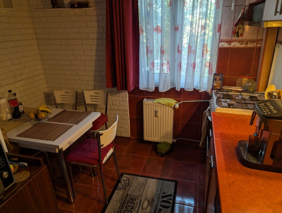 Vanzare apartament 3 camere Berceni