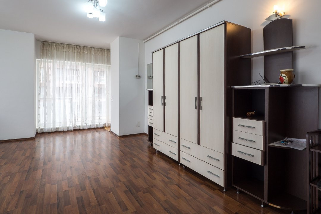 Garsonieră Spațioasă si Luminoasa în Titan, Răsărit de Soare 