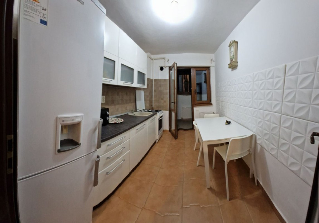 Apartament complet mobilat si utilat - decomandat - loc de parcare suprateran 