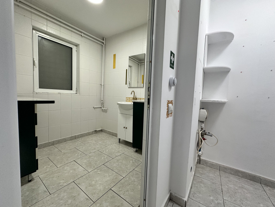 Comision 0: Spatiu comercial cu vad pietonal, intrare din strada