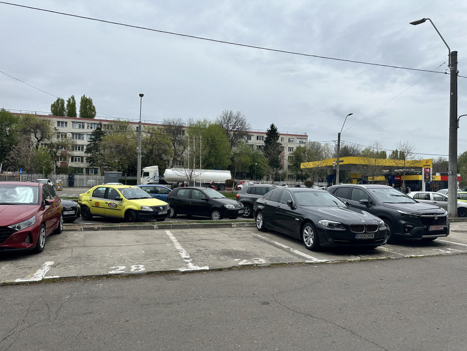 Comision 0: Spatiu comercial cu vad pietonal, intrare din strada