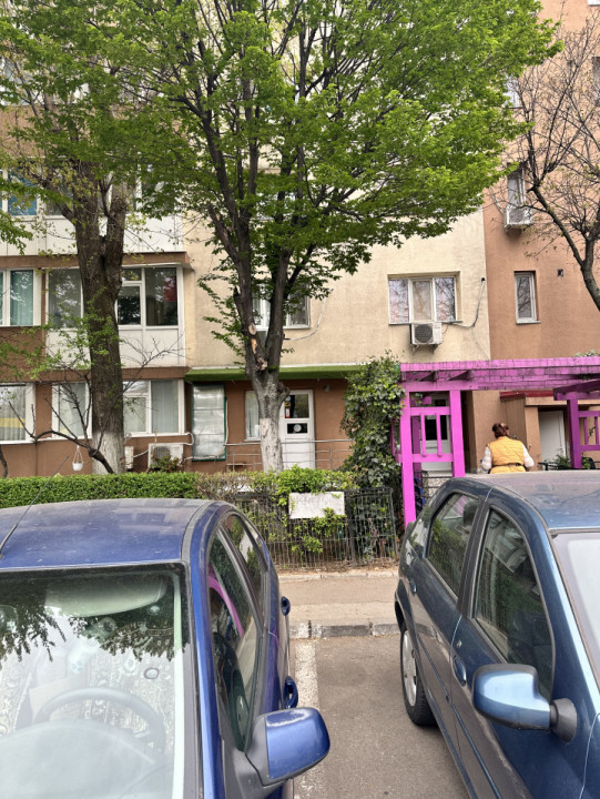 Comision 0: Spatiu comercial cu vad pietonal, intrare din strada