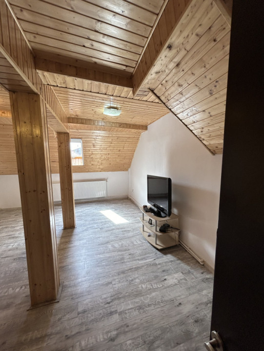 Apartament 6 camere + loft, 200mp in vilă superbă  pe Vasile Lascăr 90