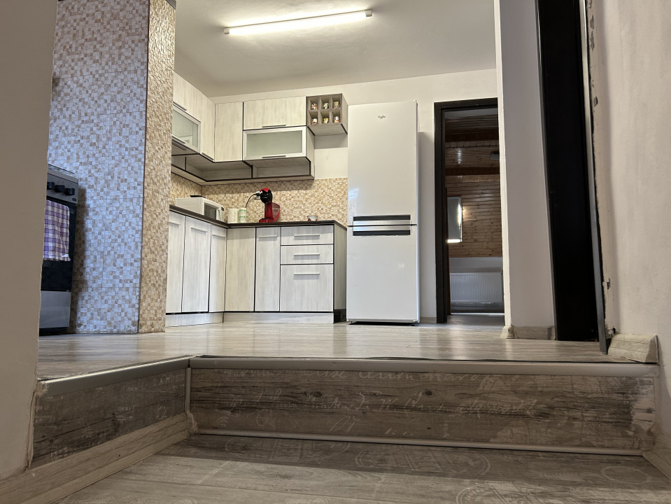 Apartament 6 camere + loft, 200mp in vilă superbă  pe Vasile Lascăr 90