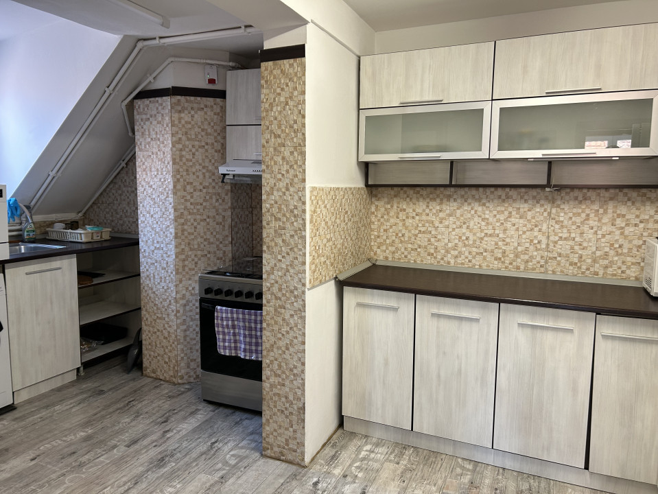 Birou 6 camere + loft, 200mp, ideal pentru activitate internă