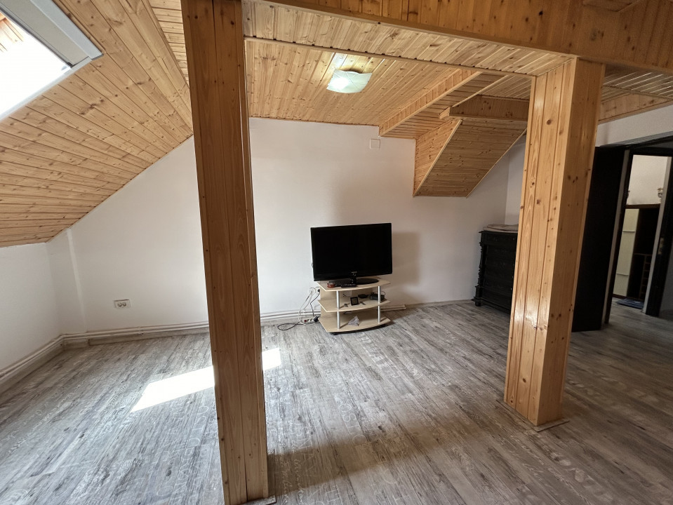 Birou 6 camere + loft, 200mp, ideal pentru activitate internă