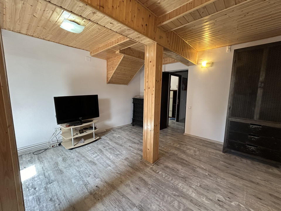 Birou 6 camere + loft, 200mp, ideal pentru activitate internă