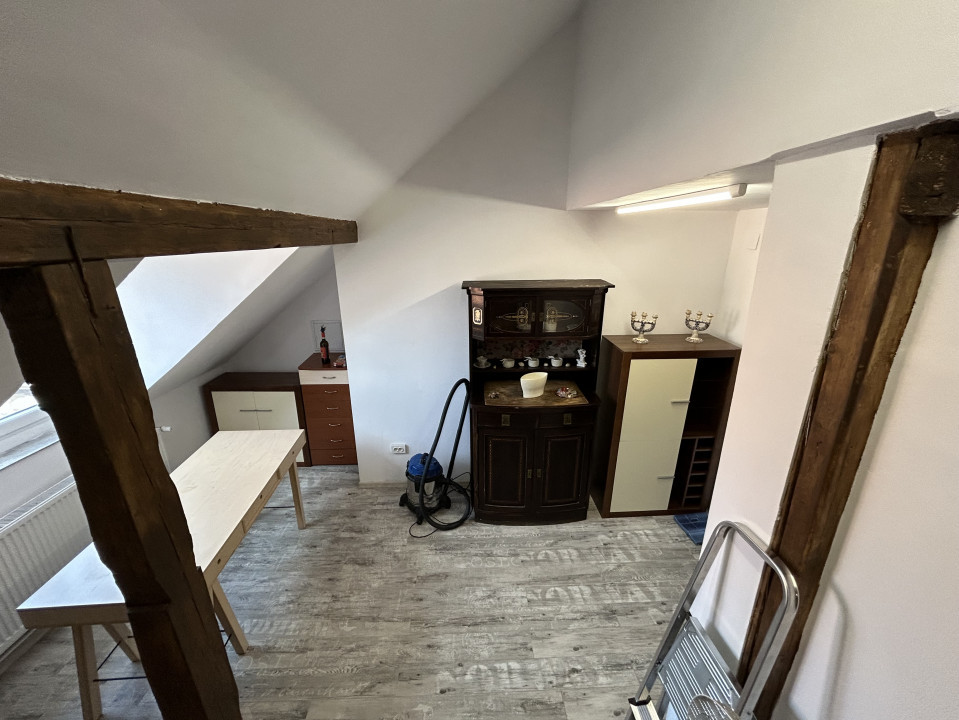 Birou 6 camere + loft, 200mp, ideal pentru activitate internă