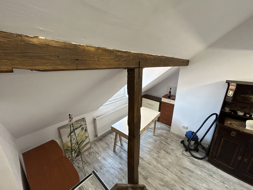 Birou 6 camere + loft, 200mp, ideal pentru activitate internă