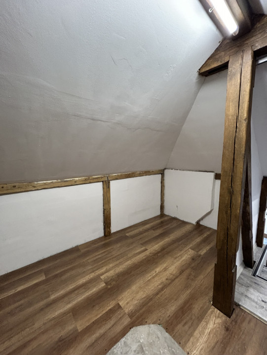 Birou 6 camere + loft, 200mp, ideal pentru activitate internă