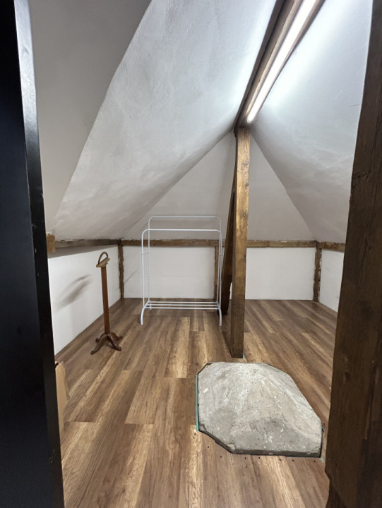 Birou 6 camere + loft, 200mp, ideal pentru activitate internă