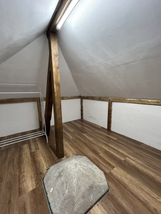 Birou 6 camere + loft, 200mp, ideal pentru activitate internă