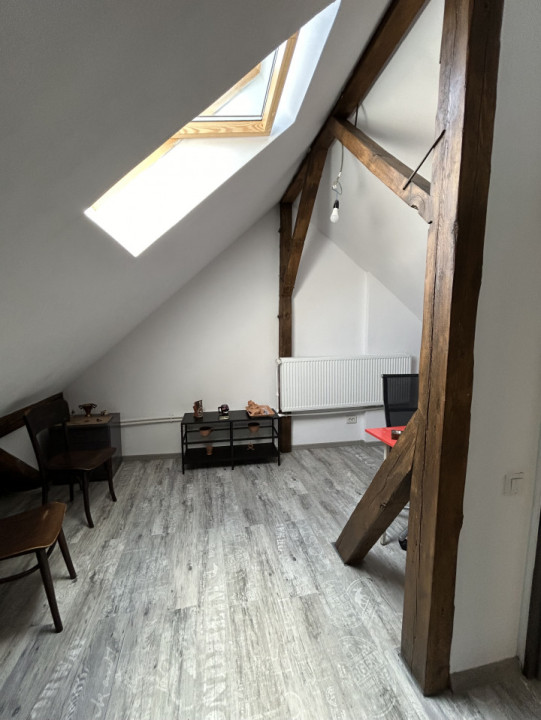 Birou 6 camere + loft, 200mp, ideal pentru activitate internă