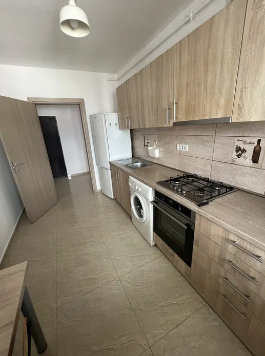 Eleganță și Confort în Berceni: Apartament 2 Camere, Etaj 5, Mobilat și Utilat 