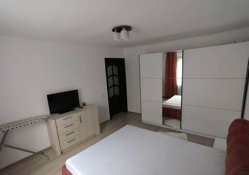 Apartament cu gradina privata ideal familie, renovat, mobilat si utilat